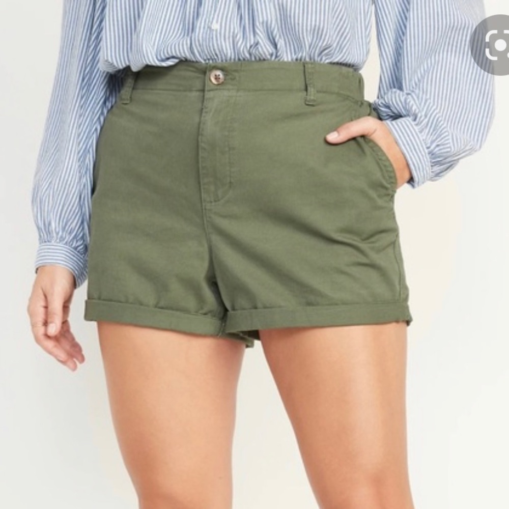 Old Navy Everyday Shorts in Green, women’s size 8.